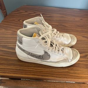 Nike Blazer Mids